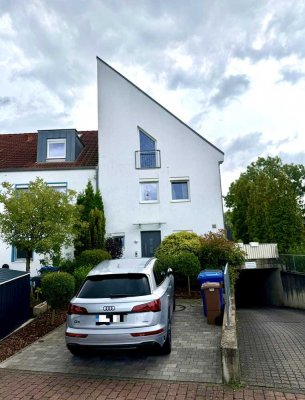 Wohnen mit Wohlfühlcharakter: Stilvoll saniertes Reihenendhaus in Kleinostheim zu vermieten!