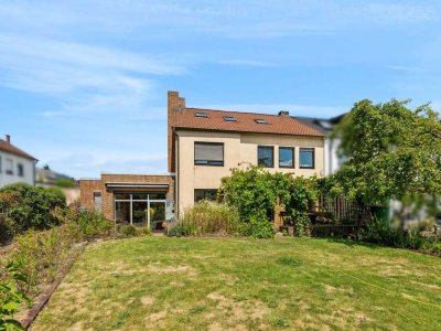 Zwei-Familien-Reiheneckhaus in ruhiger Wohnlage von Nürnberg-Eibach