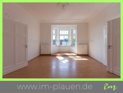 4-Zimmer-Wohnung mit Balkon, Kachelofen & frisch saniertem Bad in Plauen – jetzt mieten!