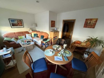 Schöne 2-Zimmer-Wohnung (Hochparterre) mit Sonnenbalkon