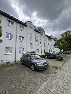 Wohnung sucht Mieter: günstige 5-Zi.-Wohnung mit Ausblick (WBS)