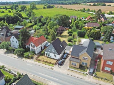 Reinfeld - gepflegtes Einfamilienhaus auf 1.078 qm Grundstück mit Garage, pflegeleichtem Garten und