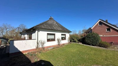 Sanierungsbedürftiges Einfamilienhaus auf riesigem Grundstück in Ortsrandlage von Moorrege