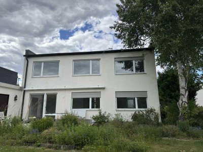 Schönes freistehendes Einfamilienhaus mit Garten in Ober-Erlenbach