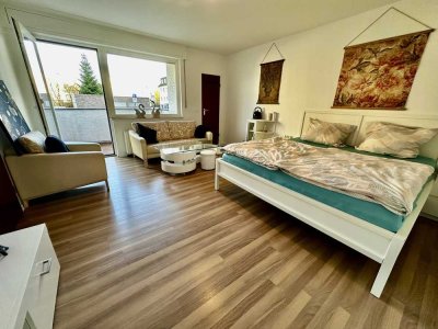Erstbezug nach Renovierung Möbliert mit EBK und Balkon: freundliche 1-Zimmer-Wohnung in Köln