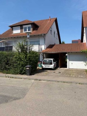 Doppelhaushälfte mit kleinem Garten und Balkon in Markdorf