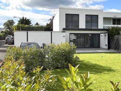 MODERNES FAMILIENHAUS MIT SCHÖNEM GARTEN IN RUHIGER SONNIGER LAGE