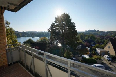 Schöne 3-Zimmer-Wohnung mit Balkon und Blick auf Schloss und Seen