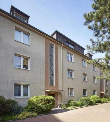 großzügig geschnittene Dachgeschosswohnung in ruhiger Stadtnähe