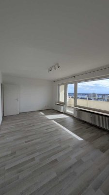 Helle 2-Zimmer Wohnung mit EBK und Balkon in Erlangen