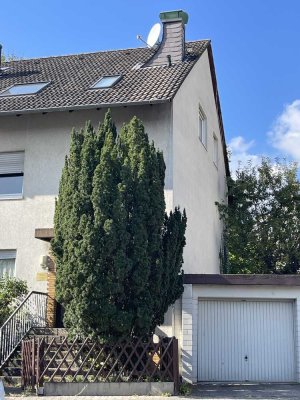 Renovierungsbedürftiges Reihenhaus in beliebter Lage