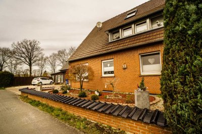 Charmantes Doppelhaus mit Einliegerwohnung: Idyllisches Wohnen in naturnaher Umgebung!