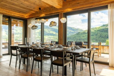 Alpiner Luxus auf höchstem Niveau – Exklusive Designer-Villa mit unverbaubarem Hahnenkamm-Panorama