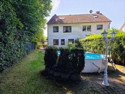 *GKI* - Idyllisch gelegene Doppelhaushälfte mit großem Grundstück und Garten-Pool