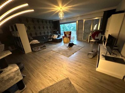 Wohnung mit zwei Zimmern sowie Balkon und EBK in Düren