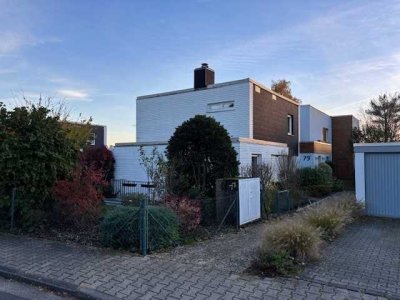 Familienidylle im begehrten Dreieichenhain  Charmante Doppelhaushälfte im Bauhausstil