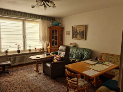 Wunderschöne 3-Zimmer Wohnung mit Balkon und praktischen Grundriss! Ruhig, Grün, verkehrsgünstig.