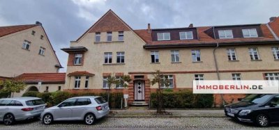 IMMOBERLIN.DE - Geräumige Dachgeschosswohnung in angenehmer Lage beim Waldpark