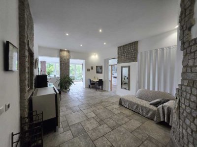 Großes Anwesen auf 4.628 m² mit drei Eigentumswohnungen (2-Familienhaus + 1-Familienhaus)