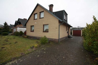 Einfamilienhaus mit schönem Garten
