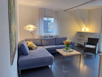 Möblierte, geschmackvolle 2-Raum-Wohnung mit Balkon und Einbauküche in Duisburg-Süd