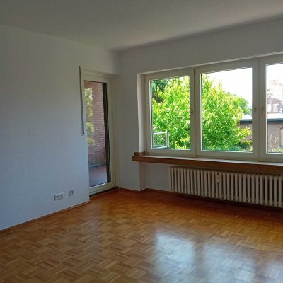 Helle, gut geschnittene 3 Zimmerwohnung
