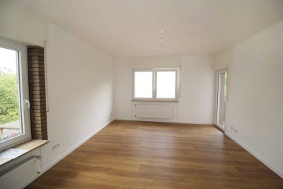 Schöne 3 ZKB-Wohnung mit EBK + Balkon