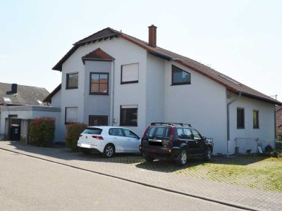 Schöne 3-Zimmer-Dachgeschosswohnung in Bretten Gebiet " Wanne "!