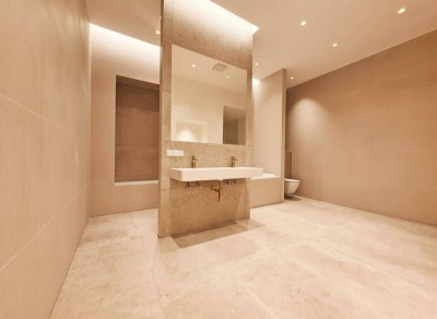 ++NEW++ Altbau-CHARME trifft Luxus! High-End 4-Zimmer-Erstbezug mit 2 Balkonen in TOP City-Location NÄHE Urania! Perfekte Anbindung U-Bahn &amp; CAT