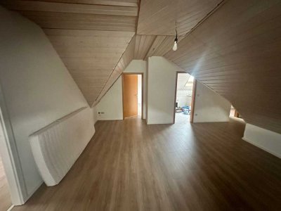Helle 3 Zimmer DG-Wohnung
