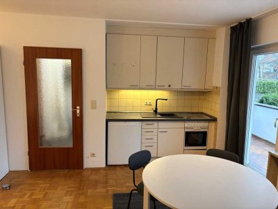Neu ausgestattete vollmöblierte 1-Zimmer Wohnung mit Balkon in München-Hadern