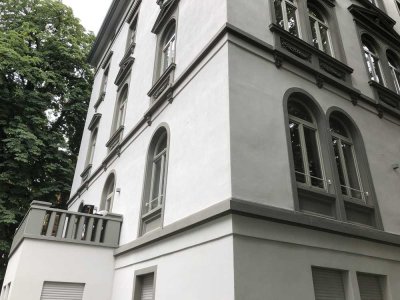 Top Stilaltbauwohnung mit Balkon und sonnigem Innenhof