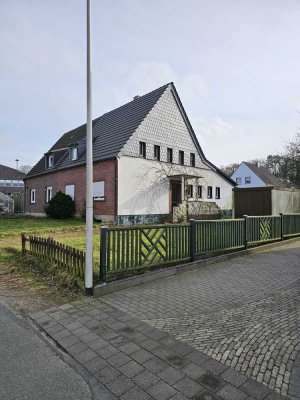 Einfamilienhaus mit Garage, sehr nahe am Wald.
