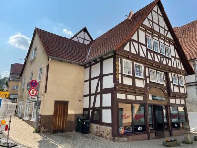 Renovierte 1,5 Zimmer-Wohnung im Stadtkern von 34311 Naumburg