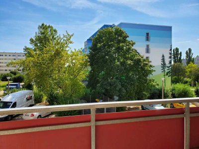 2 Monate kaltmietfrei: 3 Zimmer mit Aufzug, Wanne & Balkon