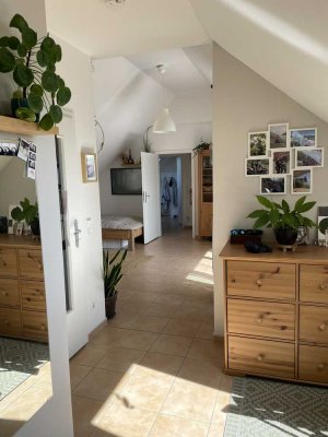Freundliche 2-Zimmer-Dachgeschosswohnung mit Balkon und EBK in Biesenthal