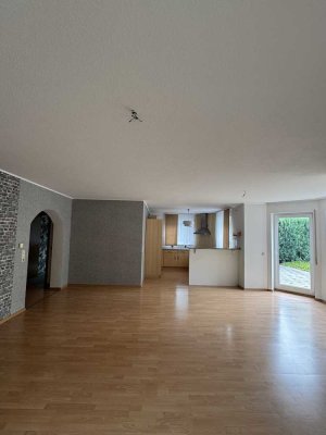 3-Zimmer-Wohnung mit Terrasse, Stellplatz & Fußbodenheizung