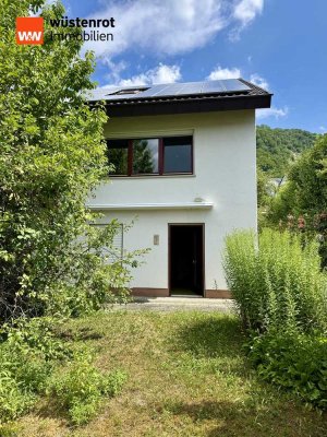 großes freistehendes Einfamilienhaus
