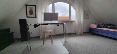 Gehobene 3-Zimmer Maisonette-Wohnung mit EBK und Wohlfühlcharakter