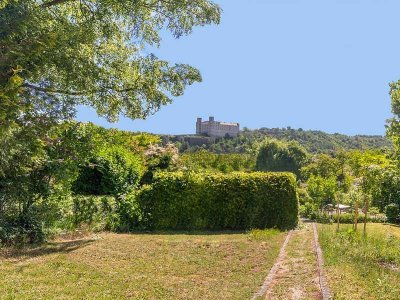 2-Zimer Wohnung mit Terrasse, Garten und Einzelgarage. 3,5% Mietrendite möglich!