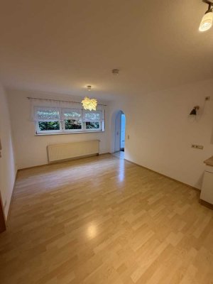 � Gemütliche 1,5-Zimmer-Einliegerwohnung im Souterrain eines Einfamilienhauses