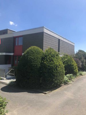Sonniges, hochwertig renoviertes Familienhaus in reiner Wohnstrasse/S-Bahn nah