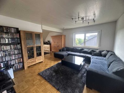 Schicke und gepflegte 3 ZKB mit 2 Balkonen im ruhigen 2 FH in Dietkirchen