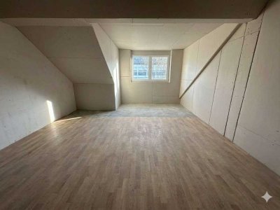 Moderne 3,5-Zimmer-Dachgeschosswohnung mit Neubaucharakter in der Innenstadt