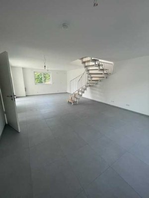 Moderne Maisonettewohnung im Neubau mit Dachterrasse, Loggia & hochwertiger Ausstattung