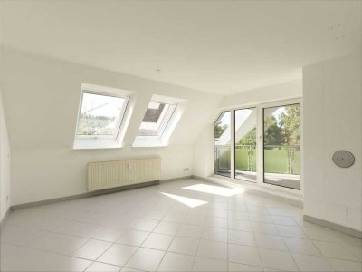 Lichtdurchflutete Maisonette mit Balkon und Tiefgarage in ruhiger Lage von Heimsheim