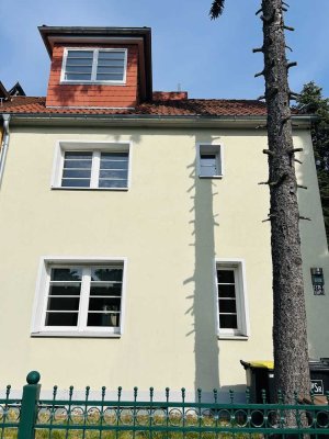 Charmantes Haus mit 5 Zimmern und Garten in Charlottenburg