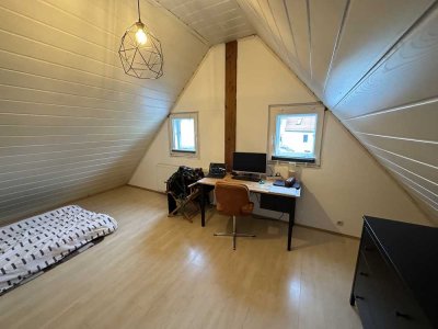 Süße Dachgeschoss 1ZKB in zentraler Wohnlage von Marburg-Ockershausen