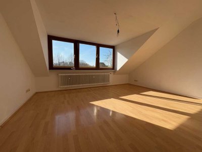 Helle, gut geschnittene 2-Zimmer-Wohnung plus Wohnküche