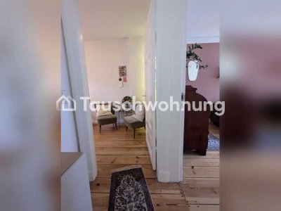 Tauschwohnung: Kleiner Altbautraum gegen Altbau mit Balkon